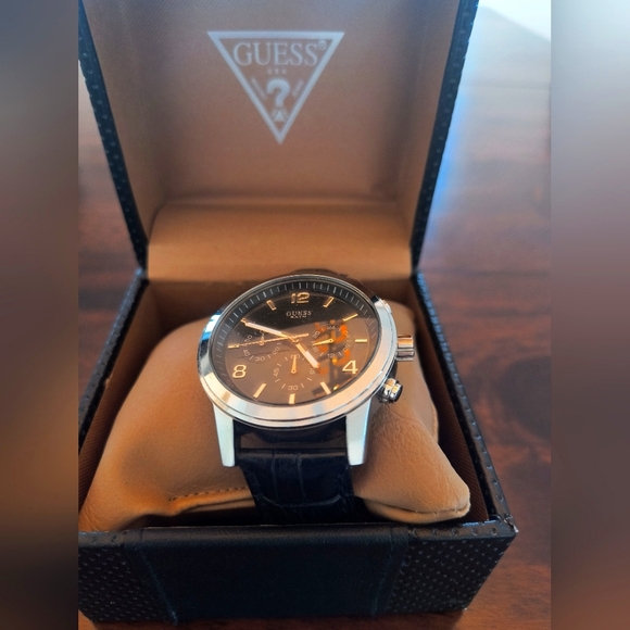 COPY - Men's Guess watch black leather strap - Picture 2 of 6